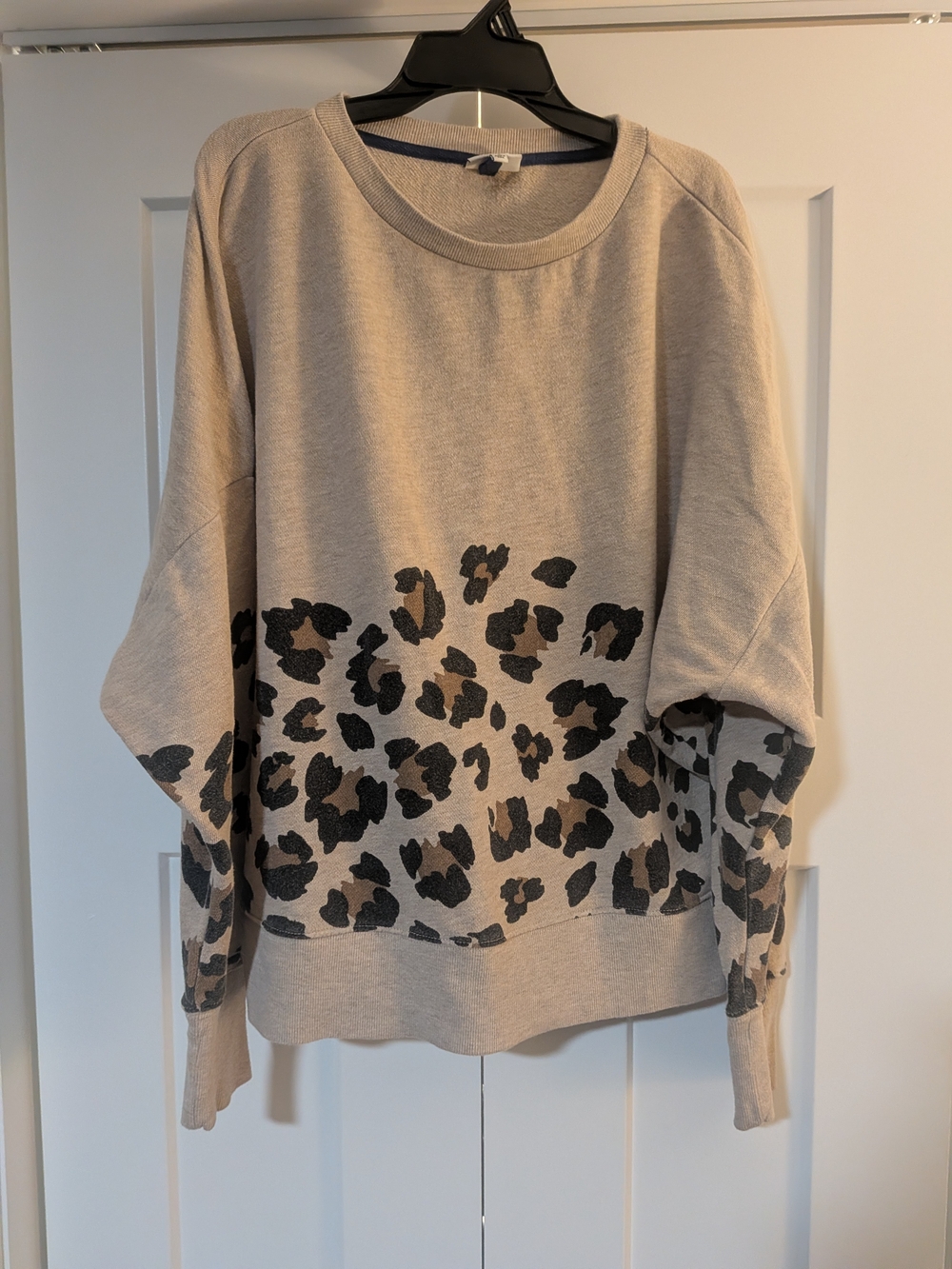Cabana by Crown & Ivy Leopard print sweatshirt Size S Oversized Fit